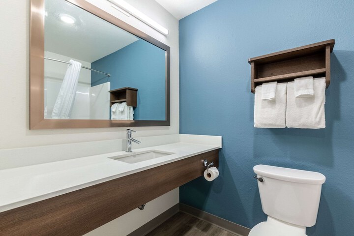 Room 32 of 47