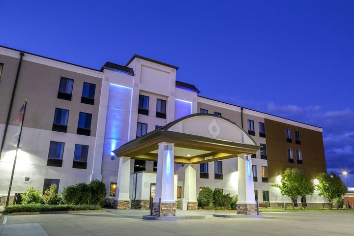 Hotel 5 of 73
