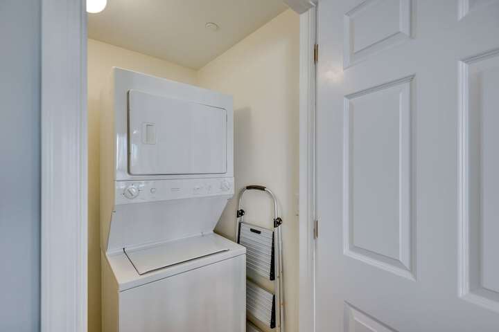 Luxe Resort Condo - 2 Mi to Daytona Beach!