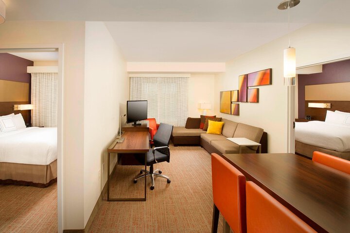 Room 16 of 40
