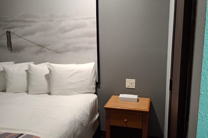 Room 18 of 22