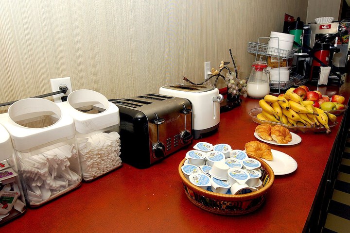 Breakfast/Coffee Service 31 of 37