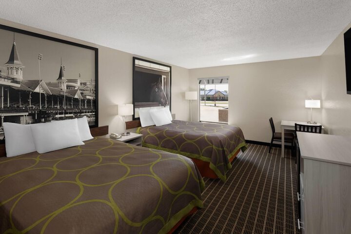 Super 8 by Wyndham Shepherdsville / Louisville South I65
