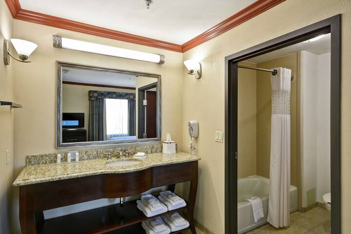 Room 15 of 38
