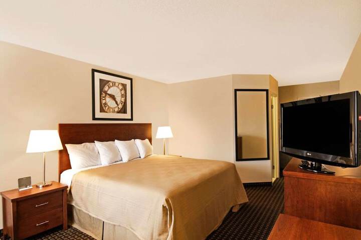 Room 9 of 17