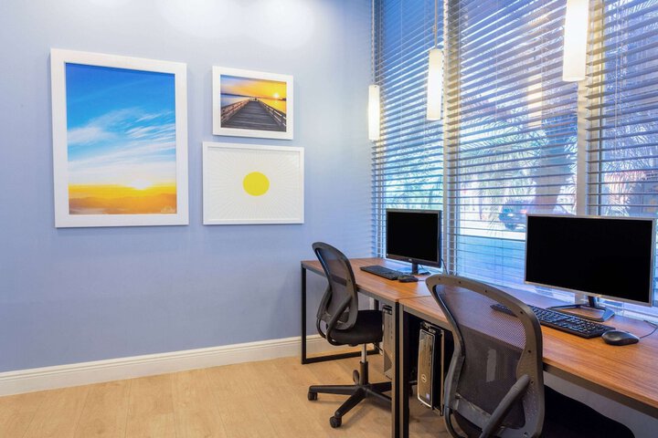 Business Center 69 of 73