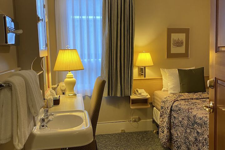 Room 20 of 54