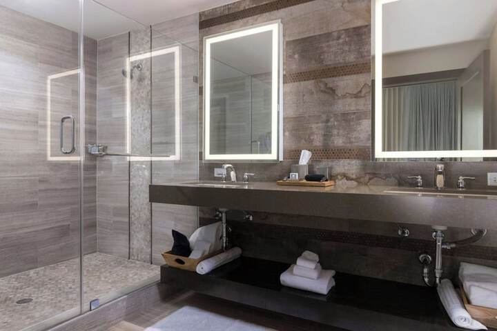 The Stella Hotel Autograph Collection
