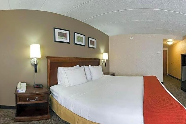 Holiday Inn Express Seaford-Route 13