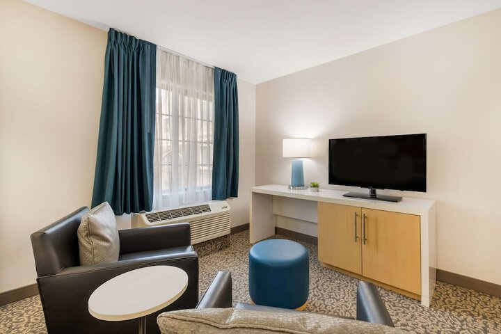 Room 32 of 44