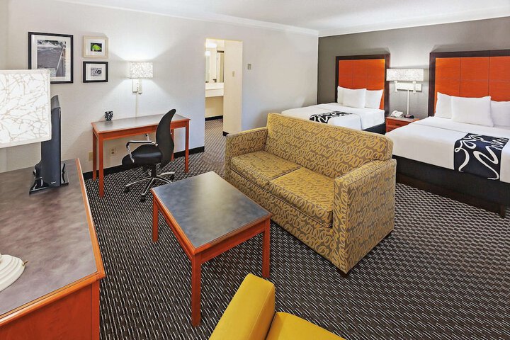 Room 54 of 102