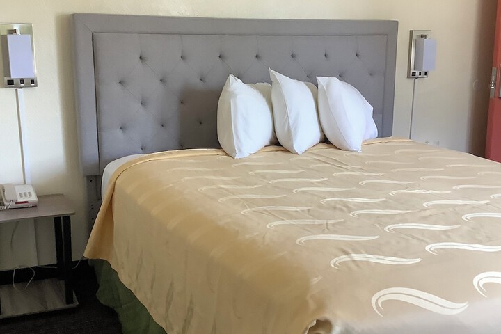 Room 34 of 41