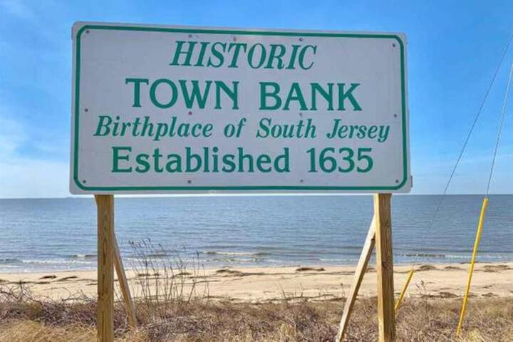 Three Bedroom House - Cape May short walk to the Bay