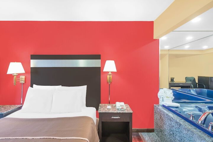 Room 8 of 22