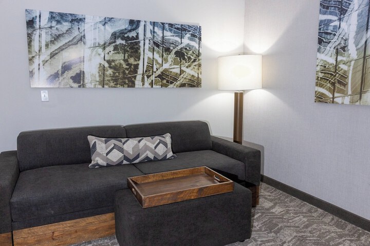 Room 34 of 51