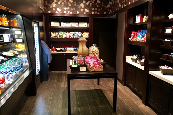 Gift Shop 107 of 110
