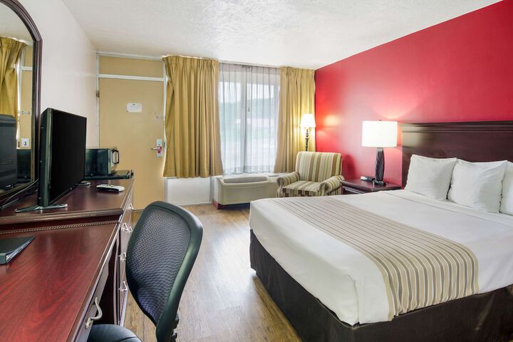 Room 18 of 34