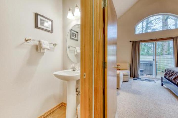 Clarks Mountain Condo