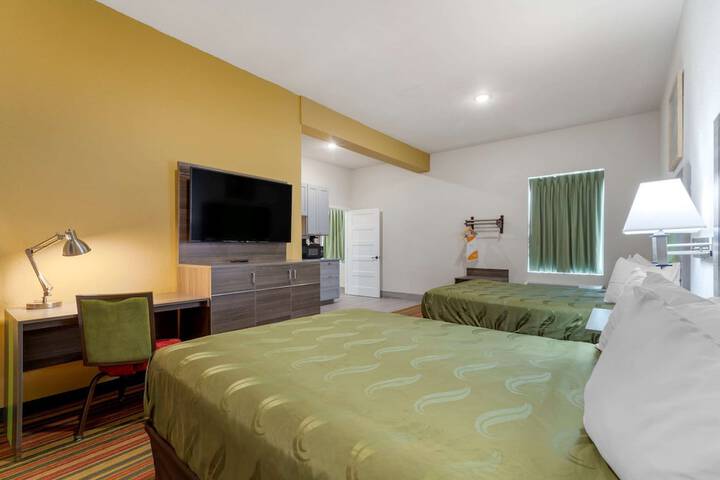 Room 13 of 27