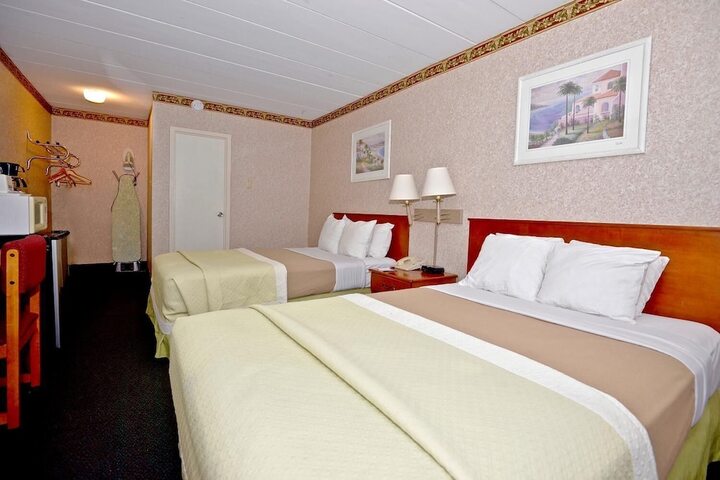 Room 8 of 28