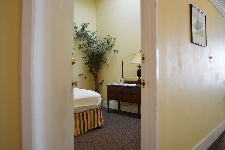 Room 43 of 48