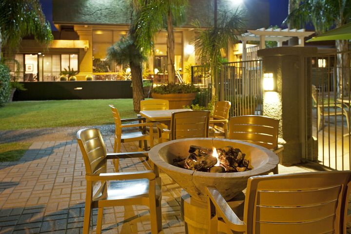 Hotel Exterior 51 of 51