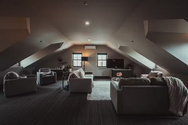 Room 52 of 110