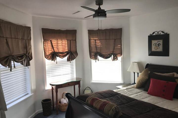 Room 13 of 38