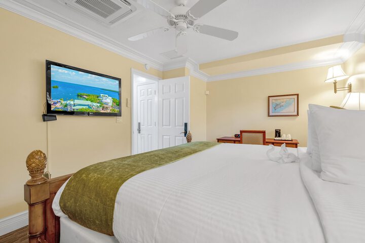 Room 40 of 103