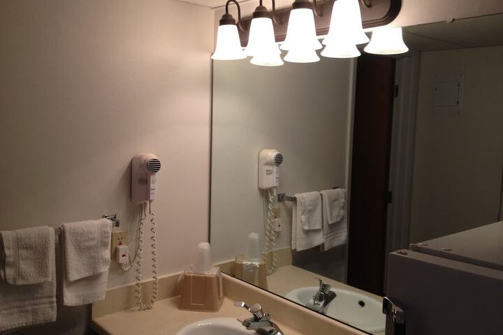 Room 13 of 35