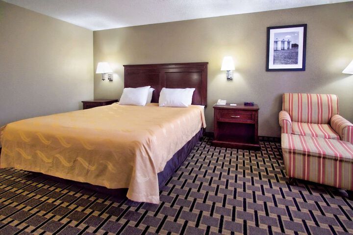 Room 25 of 43