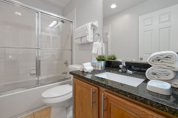 Regal Oaks Resort Vacation Townhomes by IDILIQ