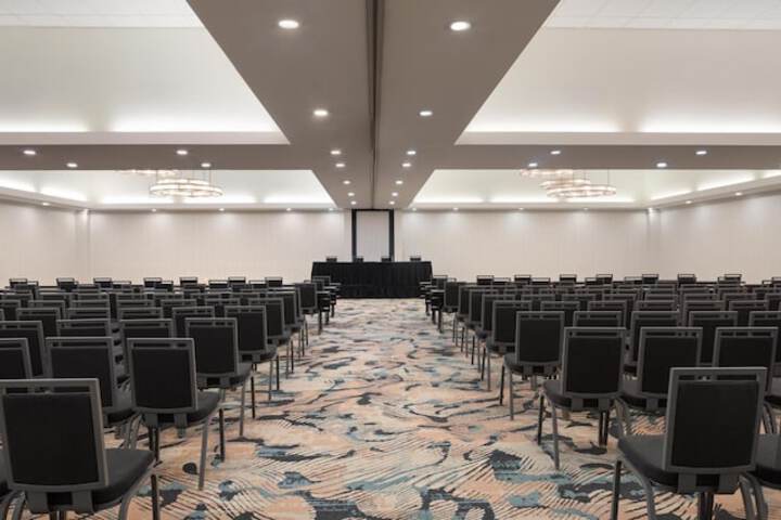 DoubleTree by Hilton Virginia Beach
