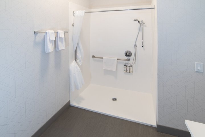 Holiday Inn Express and Suites Moose Jaw by IHG