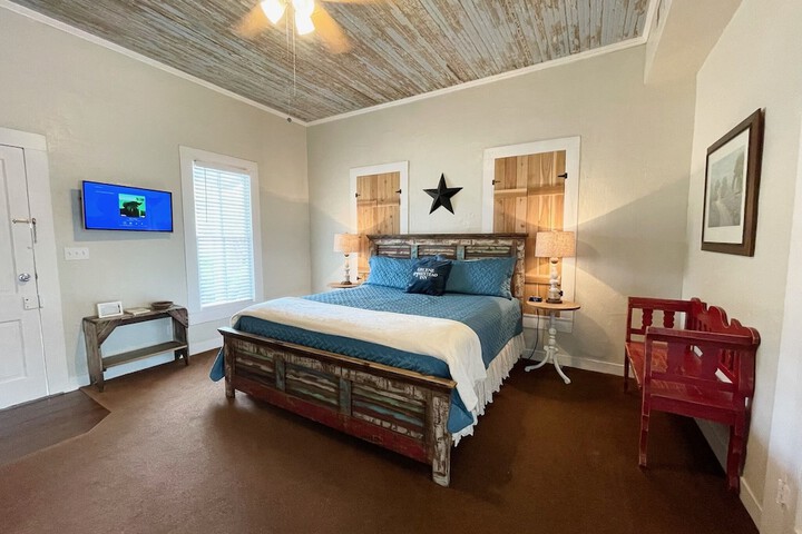 Room 46 of 150