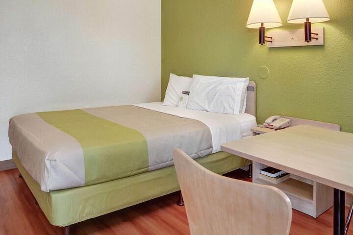 Room 16 of 27