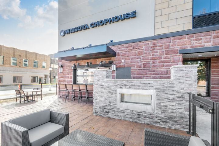 Cobblestone Hotel and Suites Janesville