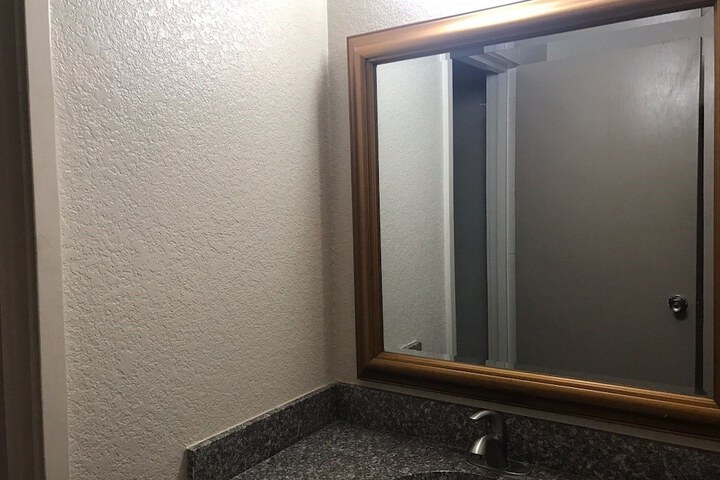 Room 6 of 6