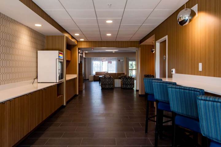 Microtel Inn & Suites by Wyndham Amsterdam