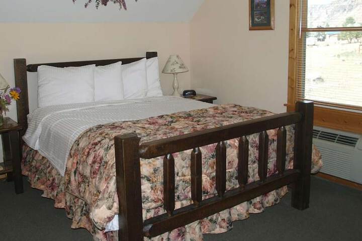 Room 4 of 51