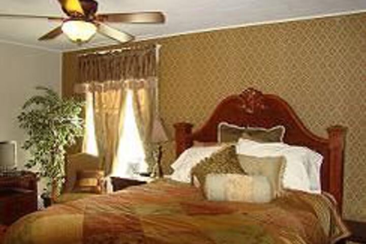 Vintage Charm Bed & Breakfast Hotel