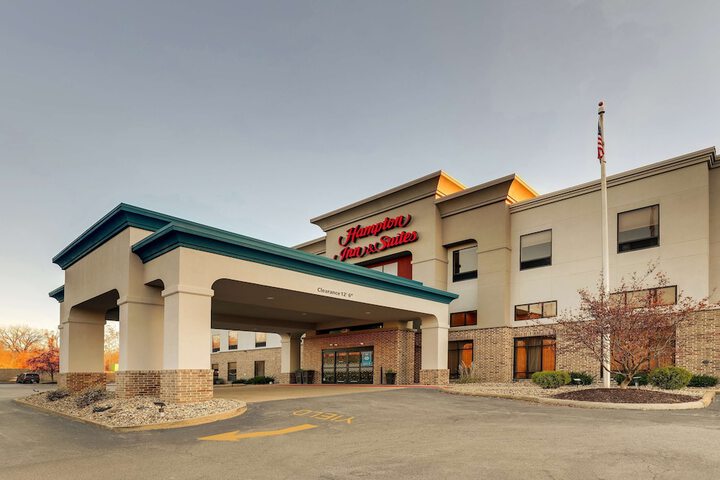 Hotel 2 of 77