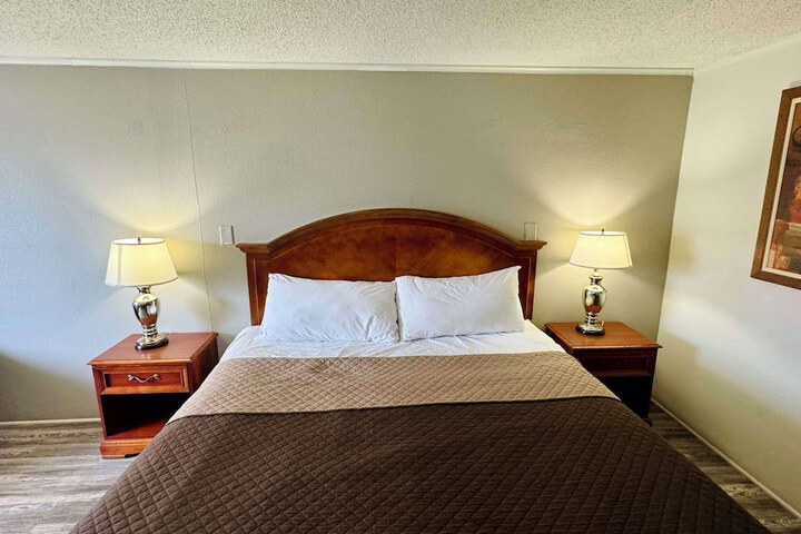Room 35 of 40
