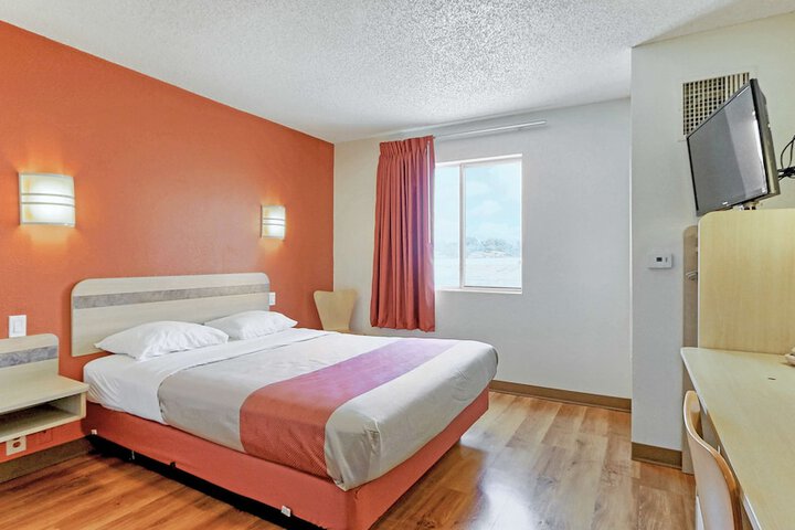 Room 33 of 36