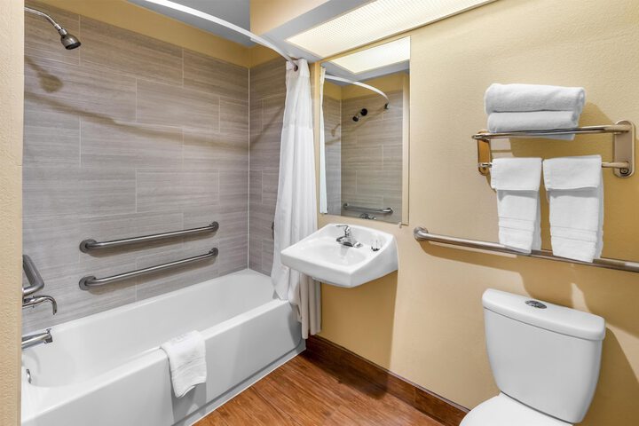Red Lion Inn & Suites Blue Springs