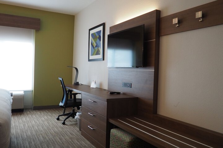 Room 15 of 61