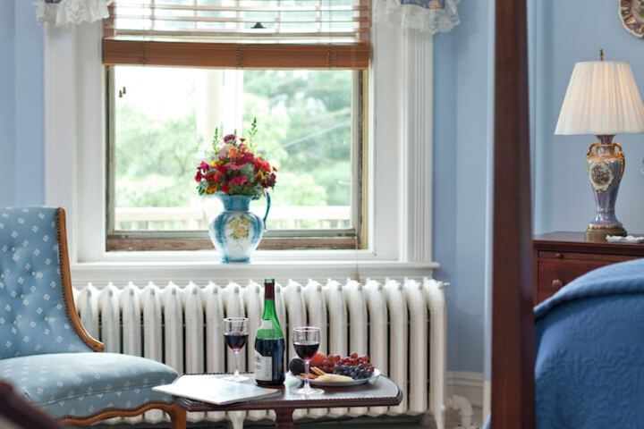 B. F. Hiestand House Bed & Breakfast