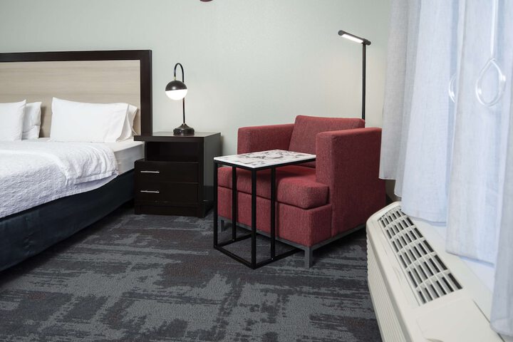 Hampton Inn & Suites Raleigh Downtown