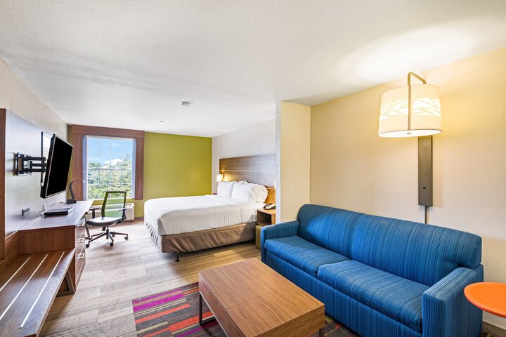 Room 14 of 40