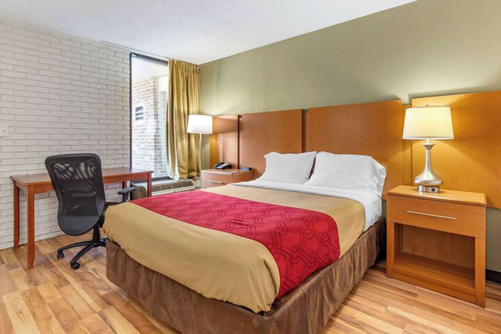 Room 13 of 25